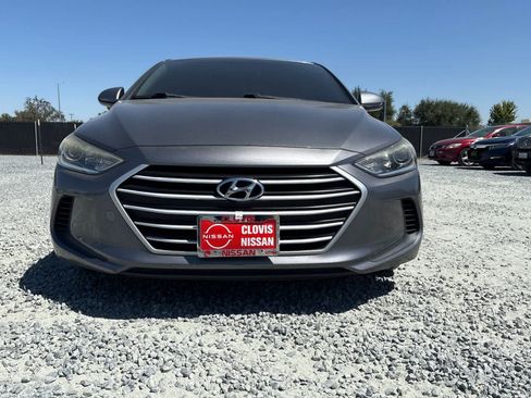 Used 2017 Hyundai Elantra SE FWD image 11