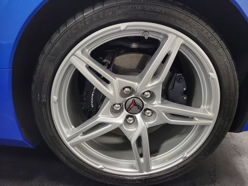 Used 2024 Chevrolet Corvette Stingray Preferred Cpe w/ Stealth Interior Trim Package image 11