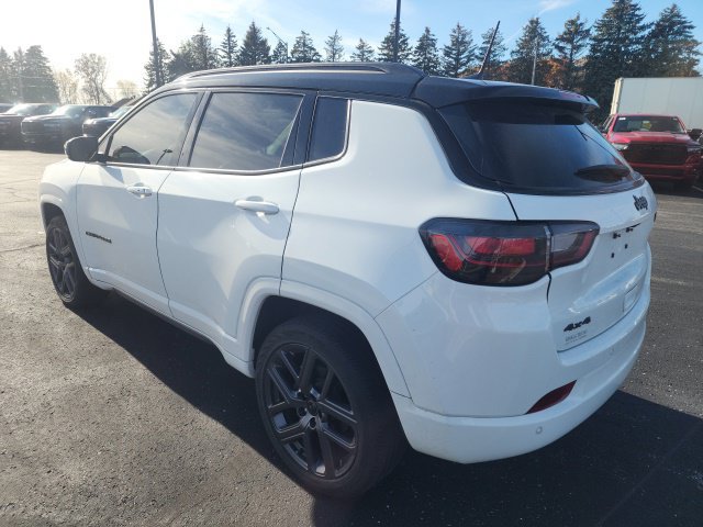 Used 2025 Jeep Compass Limited w/ High Altitude Package AWD/4WD image 3
