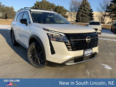 New 2026 Nissan Pathfinder SL w/ SL Premium Package image 2