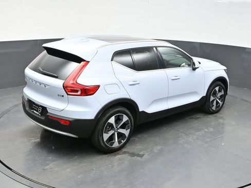 Used 2025 Volvo XC40 B5 Plus AWD/4WD image 35