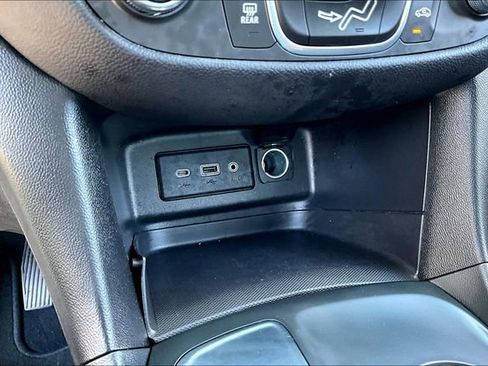 Used 2022 Chevrolet Equinox LT FWD image 24