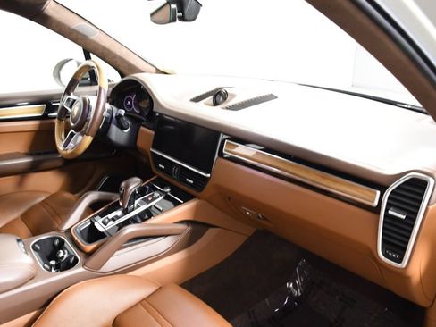 Used 2021 Porsche Cayenne GTS AWD/4WD image 19