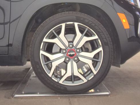 Used 2023 Kia Seltos SX AWD/4WD image 9