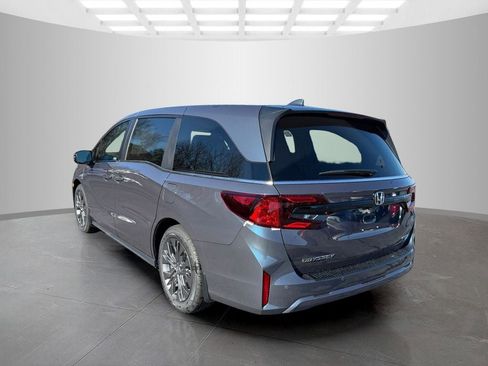 New 2026 Honda Odyssey Touring image 4