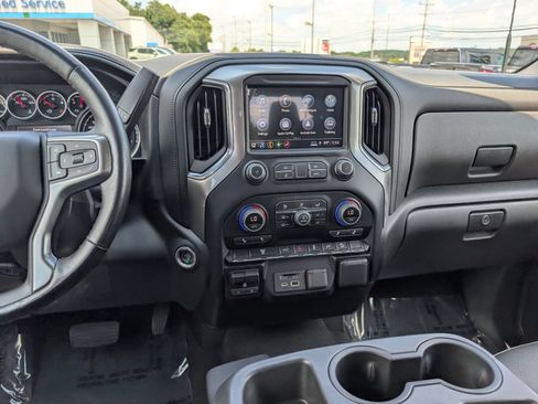 Used 2022 Chevrolet Silverado 2500 LTZ w/ Z71 Off-Road Package AWD/4WD image 19