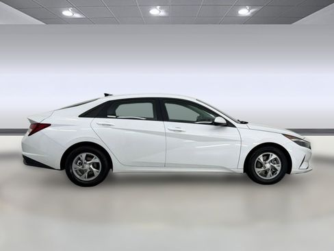 Used 2023 Hyundai Elantra SE FWD image 7