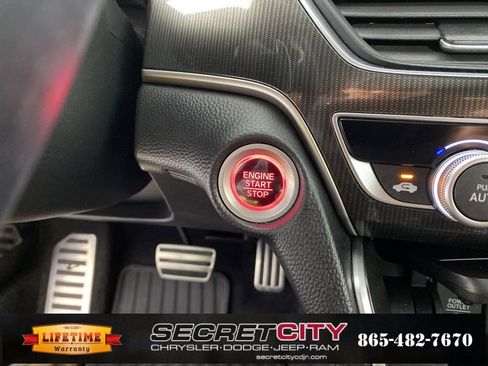 Used 2018 Honda Accord Sport image 17