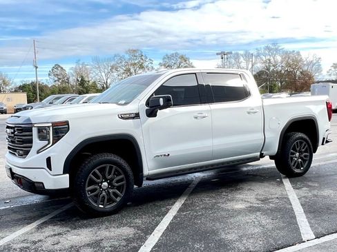 Used 2022 GMC Sierra 1500 AT4 w/ AT4 Premium Package image 12