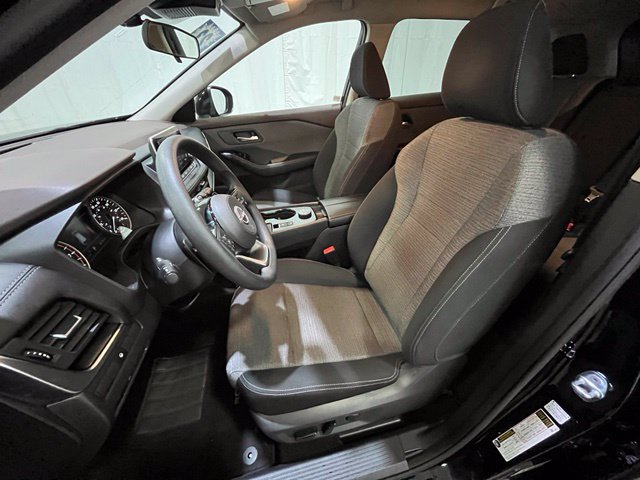 Used 2023 Nissan Rogue SV AWD/4WD image 11
