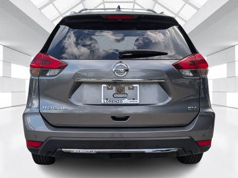 Certified 2019 Nissan Rogue SV w/ Premium Package image 6