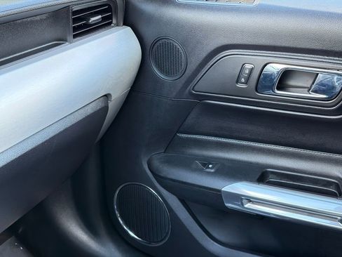 Used 2015 Ford Mustang Premium RWD image 27