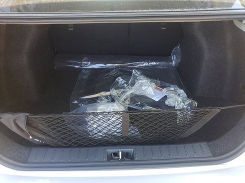 New 2025 Nissan Versa SR w/ Trunk Package image 5