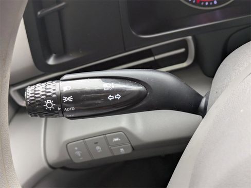 Used 2023 Hyundai Elantra SE w/ Cargo Package image 26