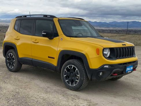 Used 2023 Jeep Renegade Trailhawk image 2