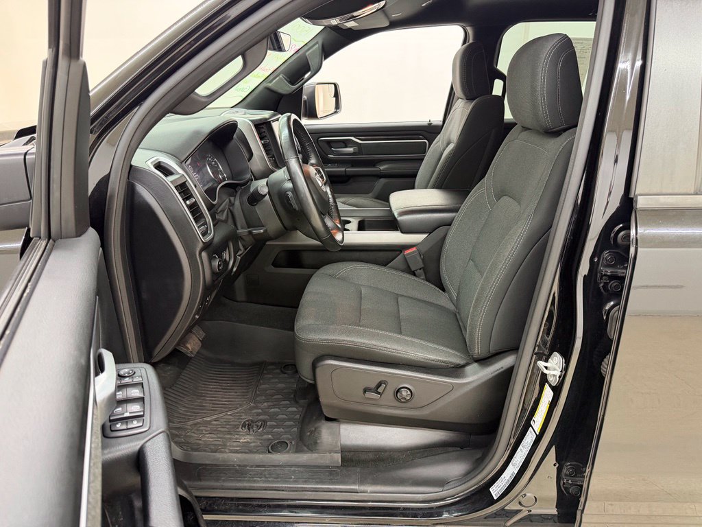 Used 2020 RAM 1500 Big Horn AWD/4WD image 16
