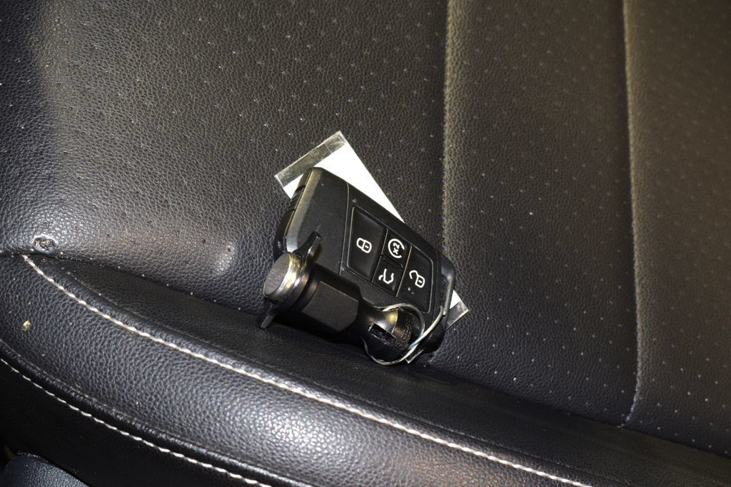 Used 2024 Volkswagen Jetta SE FWD image 39