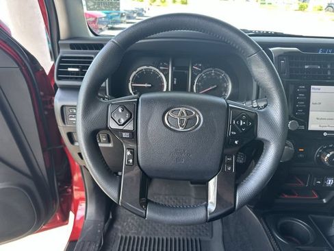 Used 2022 Toyota 4Runner TRD Off-Road Premium w/ Moonroof Package AWD/4WD image 15
