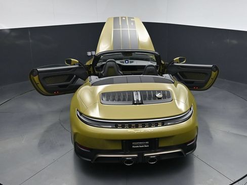Certified 2026 Porsche 911 GTS RWD image 38