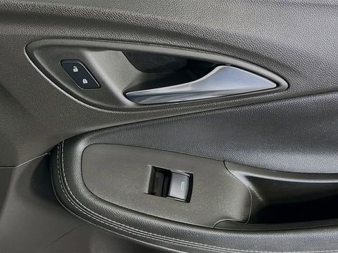 Used 2022 Buick Encore GX Select FWD image 32