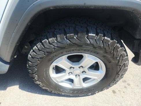 Used 2018 Jeep Wrangler Unlimited Sport S AWD/4WD image 18