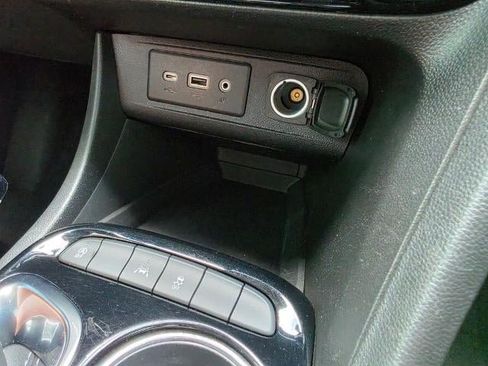 Used 2023 Buick Encore GX Select FWD image 19