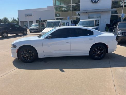 Used 2023 Dodge Charger SXT w/ Blacktop Package image 6