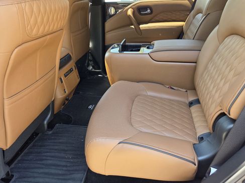 Used 2024 INFINITI QX80 Sensory image 12