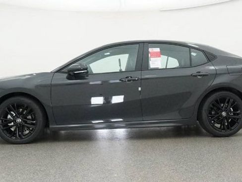 New 2026 Toyota Camry Hybrid FWD image 37
