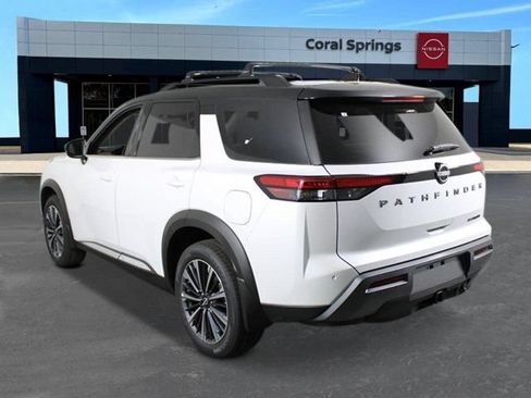 New 2026 Nissan Pathfinder Platinum FWD image 3
