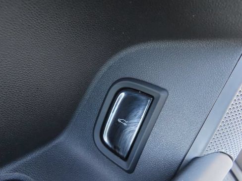 Certified 2024 Cadillac Lyriq Luxury RWD image 11