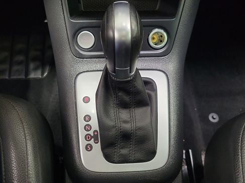 Used 2017 Volkswagen Tiguan Wolfsburg Edition FWD image 32