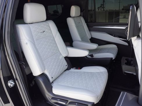 Certified 2025 Cadillac Escalade ESV V AWD/4WD image 9