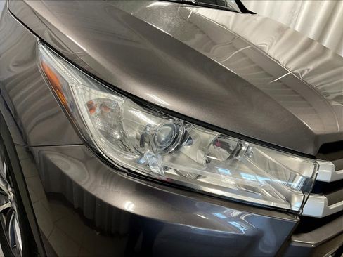 Used 2019 Toyota Highlander XLE image 33