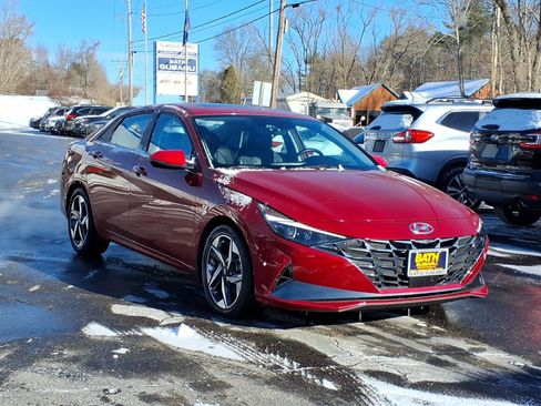 Used 2023 Hyundai Elantra Limited FWD image 3