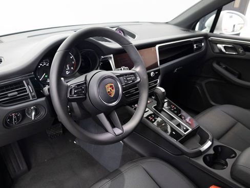 New 2026 Porsche Macan AWD/4WD image 4