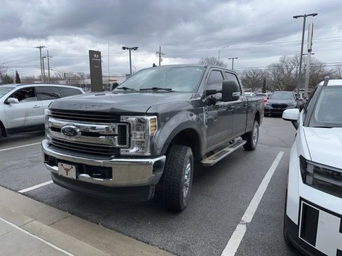 Used 2019 Ford F250 XL w/ STX Appearance Package image 3