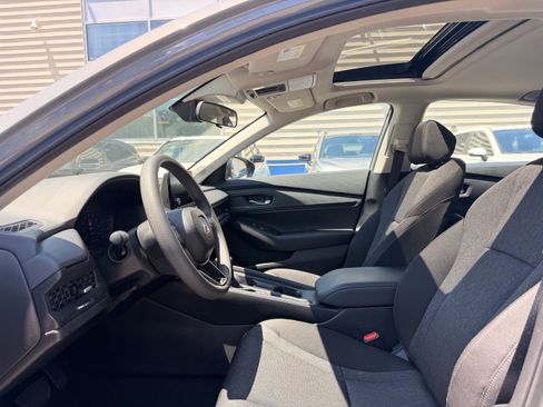 Certified 2025 Honda Accord SE image 14
