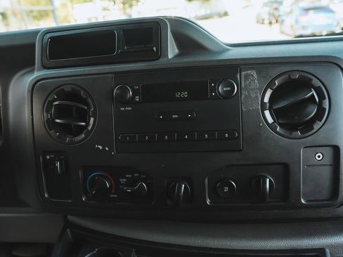 Used 2013 Ford E-150 and Econoline 150 image 19