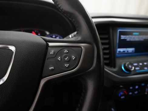 Used 2019 GMC Acadia SLT image 19