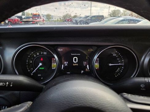 Used 2023 Jeep Wrangler Unlimited w/ Cold Weather Group image 4