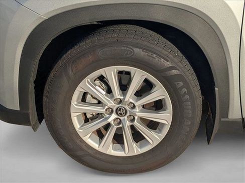 Used 2025 Toyota Grand Highlander FWD image 10