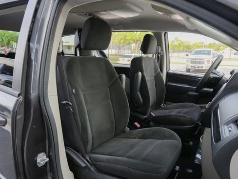 Used 2017 Dodge Grand Caravan SE w/ Power Window Group FWD image 28