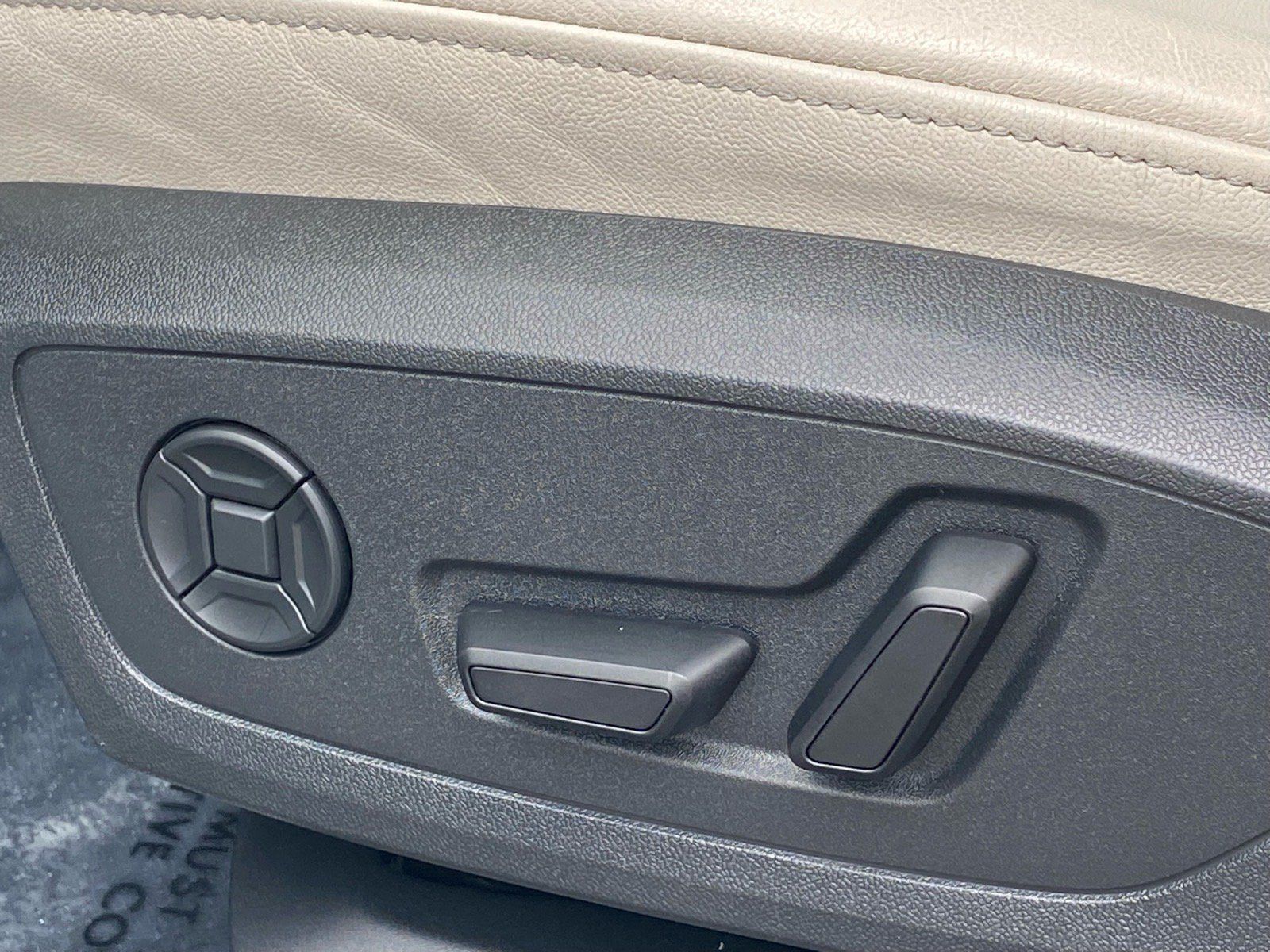 Used 2024 Audi Q4 e-tron Premium Plus w/ Premium Plus AWD/4WD image 12