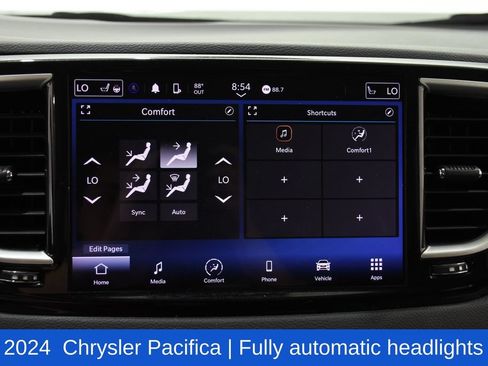 Used 2024 Chrysler Pacifica Touring-L FWD image 17