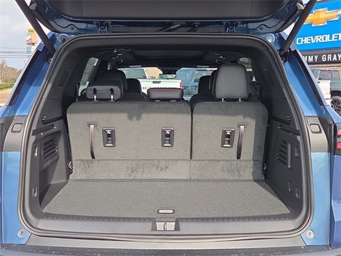 New 2026 Chevrolet Traverse Z71 w/ Driver Confidence Package image 14