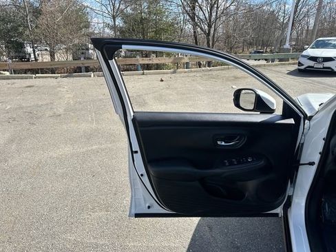 Used 2024 Honda HR-V EX-L image 25