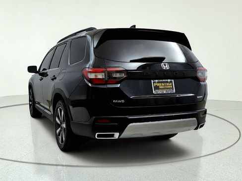 Used 2023 Honda Pilot Touring image 6