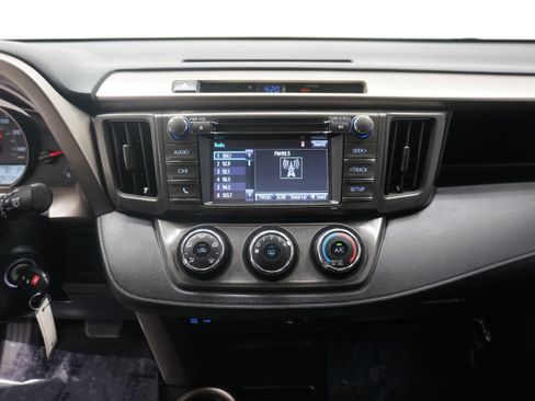 Used 2015 Toyota RAV4 LE FWD image 16