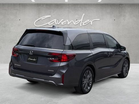 Used 2025 Honda Odyssey Touring image 16